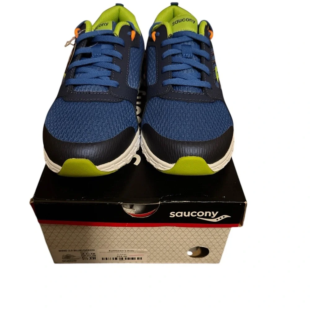 NWT Saucony Blue and Green Running Shoes